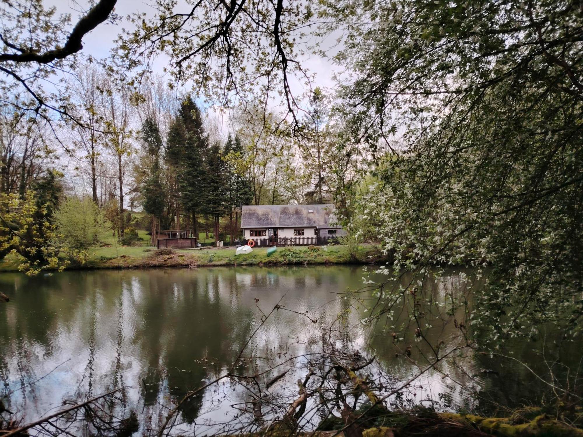 Lakeside Holiday home Sourdeval